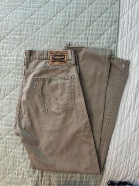 Levi's Men's Beige Straight-Leg Jeans